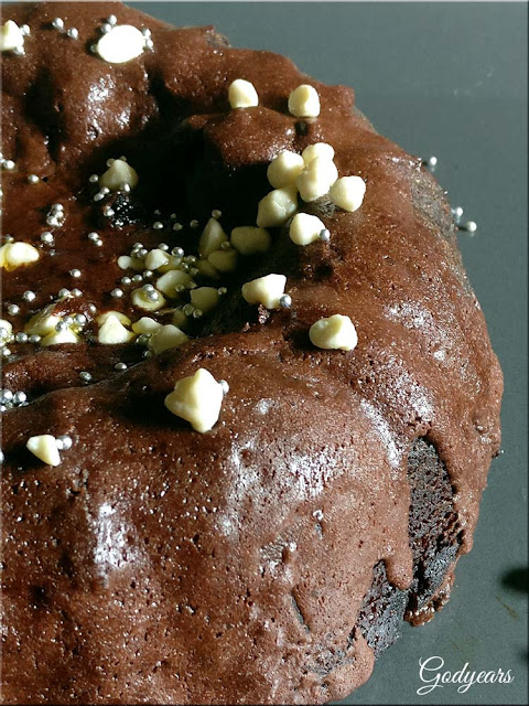 Easy eggless chocolate cake