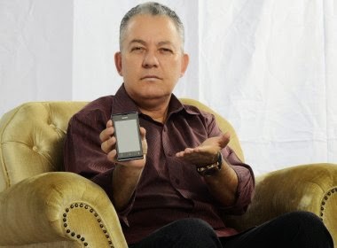 Vereador quer proibir celulares em igrejas para defender 'sintonia espiritual'