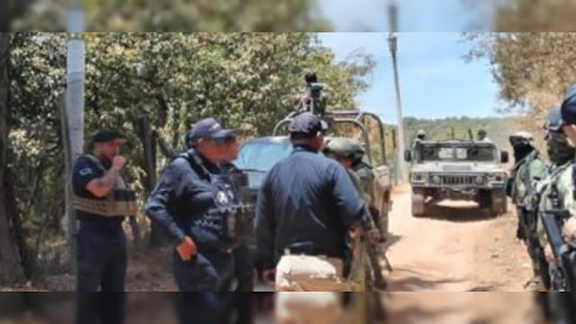 Militares y Estatales chocan contra convoy de Los Pájaro Sierra en Cotija, Michoacán hay 2 Sicarios muertos los demás huyeron del miedo