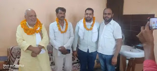 भाजपा जिलाध्यक्ष ने लोनी विधानसभा क्षेत्र के कार्यकर्ताओं की समस्या सुनी।