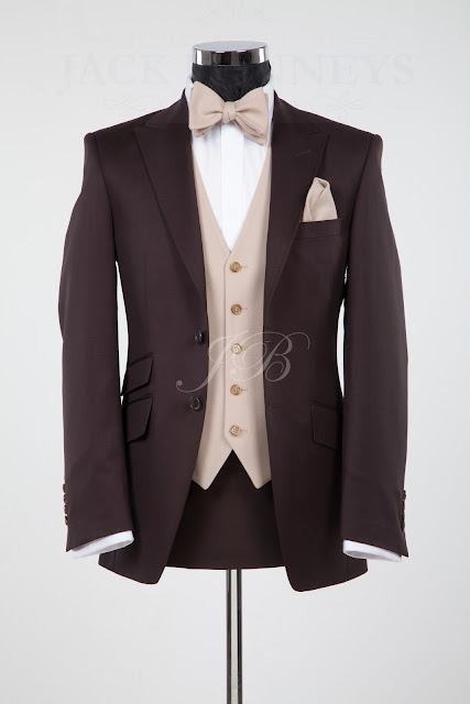 wedding suit with a bow tie, vintage wedding suit, bow ties for grooms, groom bow tie