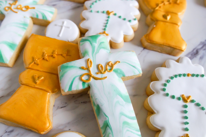 green and gold first communion cookies for leo