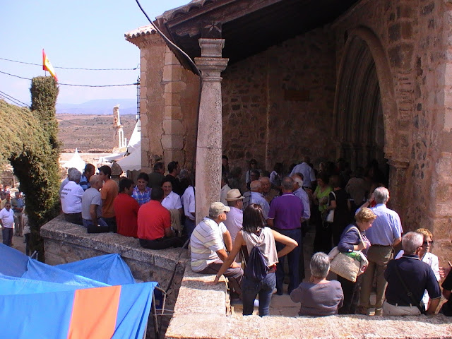 portico-iglesia-moya