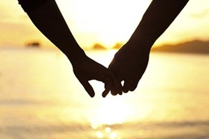 images-of-couples-holding-hands