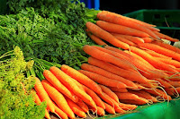 Makanan Penangkal Demensia berwarna Oranye & Hijau