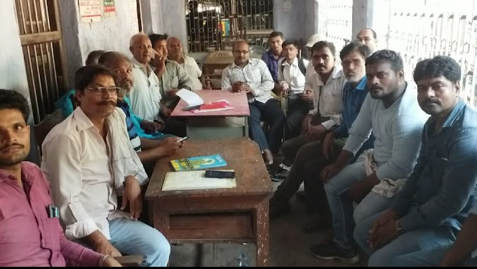 देशभर में पत्रकारों पर हो रहे हमले और झूठे मुकदमे दर्ज कर फंसाए जाने की भर्तस्ना समस्तीपुर जिले के पत्रकारों ने साप्ताहिक बैठक में किया