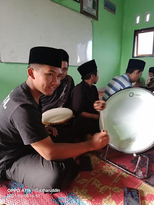 Latihan Ekstrakulikuler Burdah MA NW Ketangga