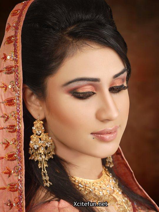 Bridal Smokey Eyes Shimmer Makeup And Mehndi Designs Collection 