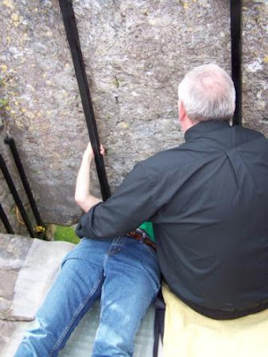 Tami kissing the Blarney Stone