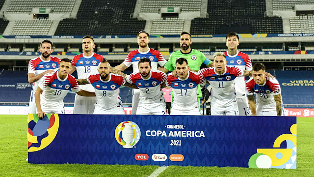 SELECCIÓN DE CHILE. Temporada 2020-21. Mauricio Isla, Sebastián Vegas, Francisco Sierralta, Claudio Bravo, Erick Pulgar. Alexis Sánchez, Arturo Vidal, Eugenio Mena, Gary Medel, Eduardo Vargas, Charles Aránguiz. SELECCIÓN DE BRASIL 1 SELECCIÓN DE CHILE 0. 02/07/2021. Copa América Brasil 2021, 47ª edición, cuartos de final. Rio de Janeiro, Brasil, estadio Nilton Santos, sin público. GOLES: 1-0: 46’, Lucas Paquetá.