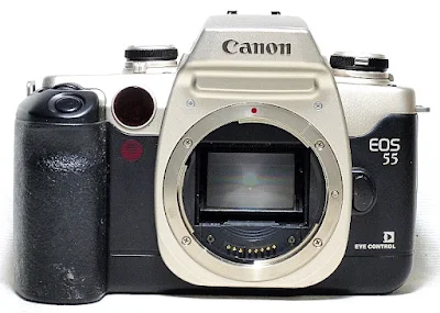 Canon EOS 55, Front