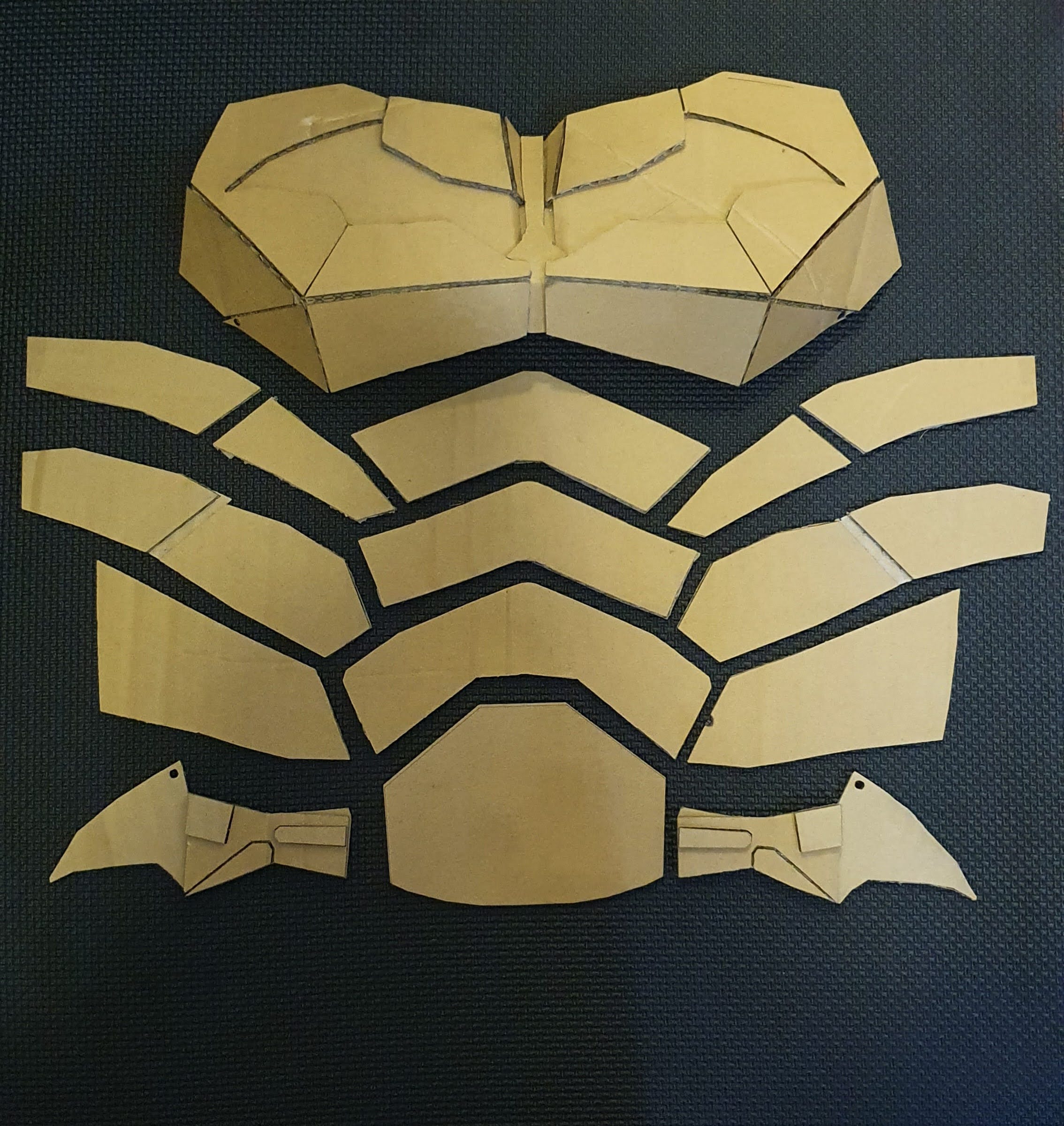 How to Make The Batman 2022 Shoulder, Chest, Abs Armor - DIY batman suit at  home