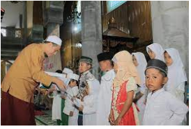 Prioritaskan Memberi Santunan Kepada Anak Yatim-Piatu.