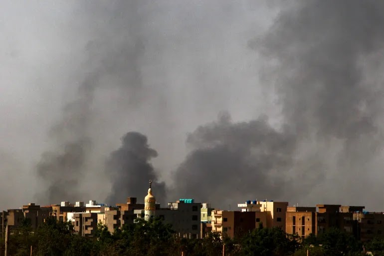 Thick smoke rise above building in Khartoum, Capital of Sudan as fighting between the Army of Sudan and the Paramilitary, Rapid Support Forces (RSF) continues