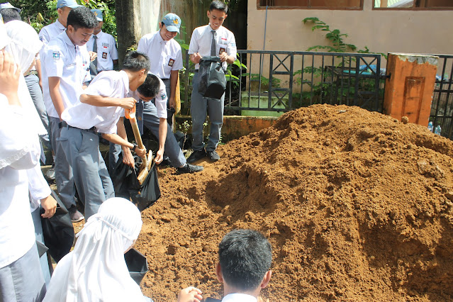 GAMBAR SMAN 10 BULUKUMBA PEDULI PROGRAM ANDALAN