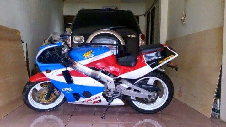 LAPAK Moge  Bekas Dijual Honda CBR400 KUDUS LAPAK 