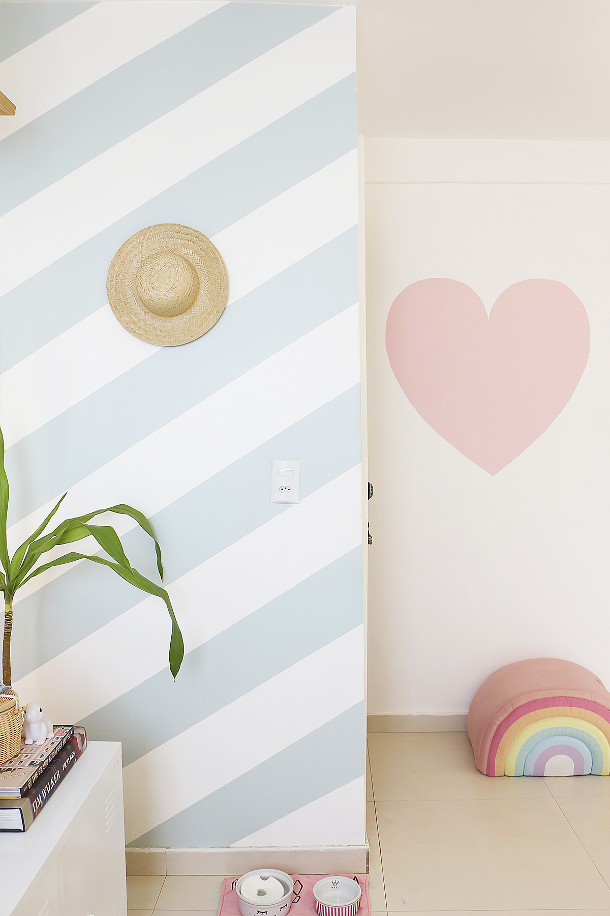 decoração de sala pequena com mesa de jantar e sofá - quarentena reforma em apartamento