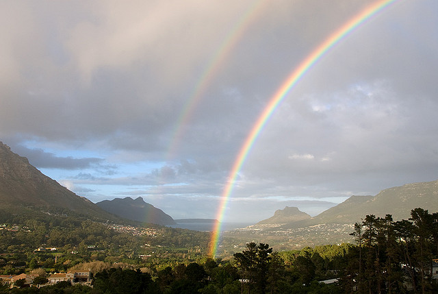 15 fotos incríveis de arco-íris em diversas cidades ao redor do mundo