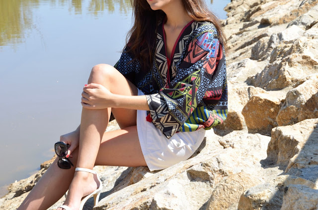 blusa-estampada-falda-denim-blanca-blogger-look-outfit-casual-ethnic-blouse