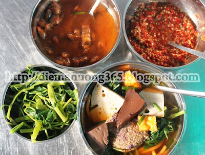 Những quán bún riêu, canh bún nổi tiếng ở Sài Gòn