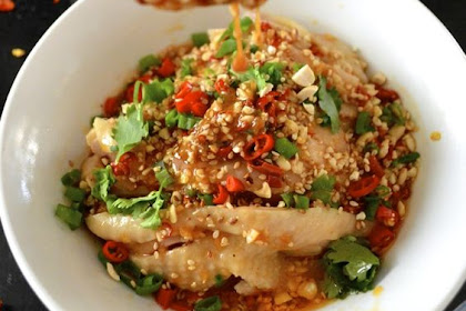   Drool-worthy Sichuan Chicken in Chili Oil Sauce (Kou Shui Ji)