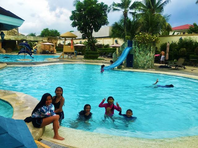 Waterfront Cebu City Hotel Swimming Pool