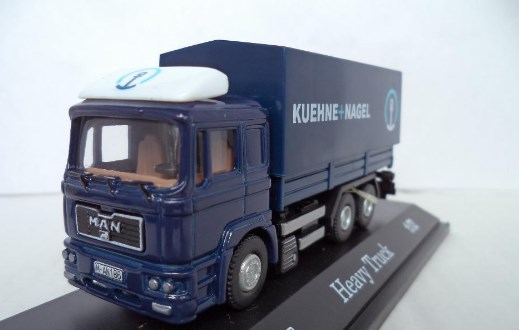 miniatur truk box MAN