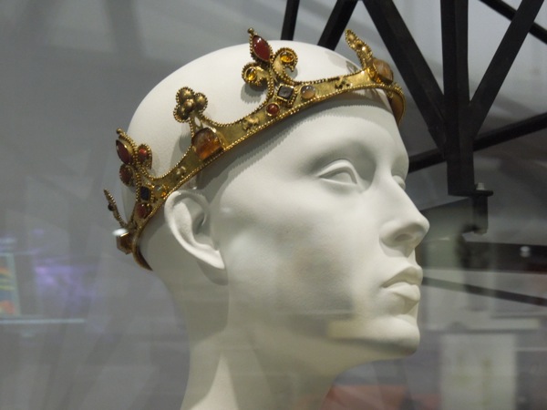 Snow White Huntsman coronation crown