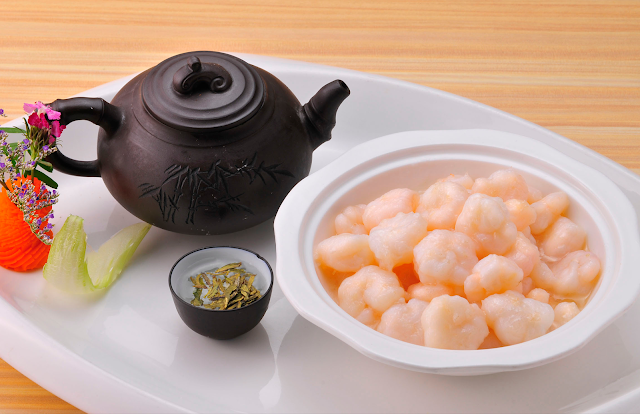 Fried Shrimps with Longjing Tea