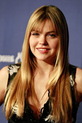 Long Blonde Hairstyle with Bangs