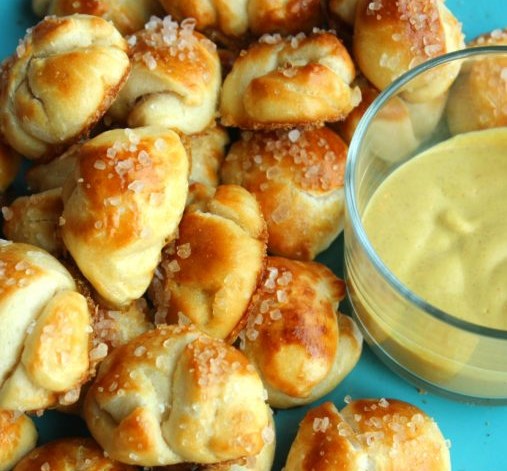 THE EASIEST PRETZEL BITES EVER #appetizers #gameday