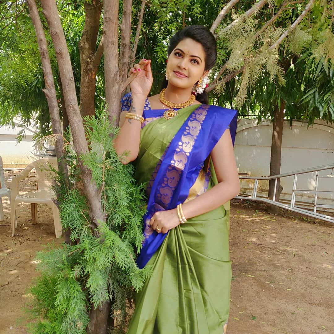 Serial Actress Rachitha Dinesh Beautiful Gorgeous Saree Pics