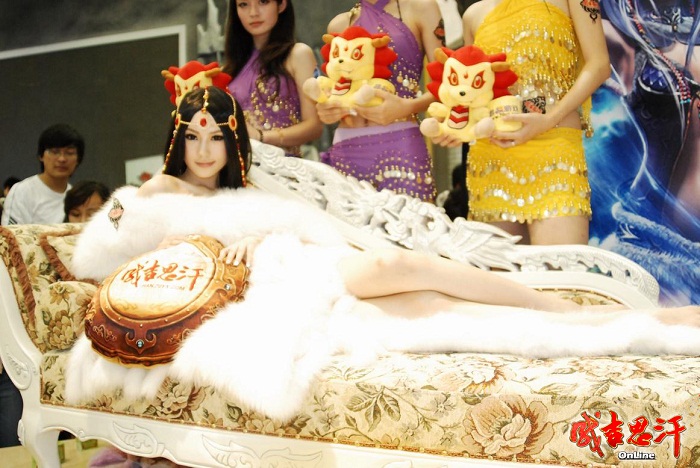 Zhu Hong (朱弘) Zhu Hong (朱弘)