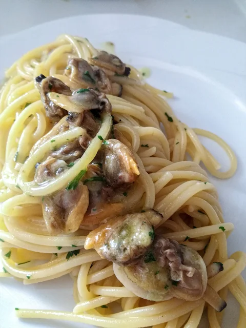 Spaghetti alle vongole impiattati