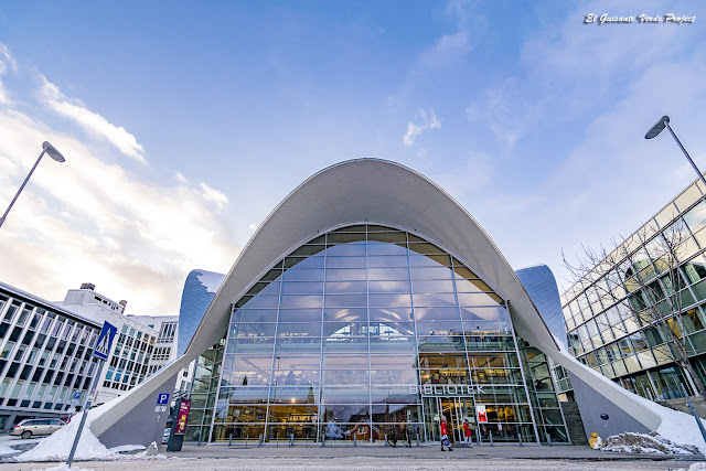 Biblioteca Pública y Archivo de Tromsø, antiguo cine Fokus - Noruega, por El Guisante Verde Project