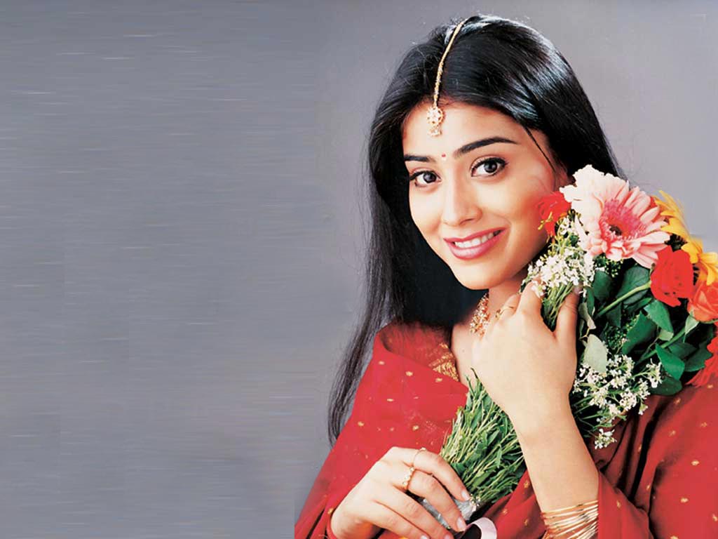 actress shriya saran blog: actress shriya saran wallpapers