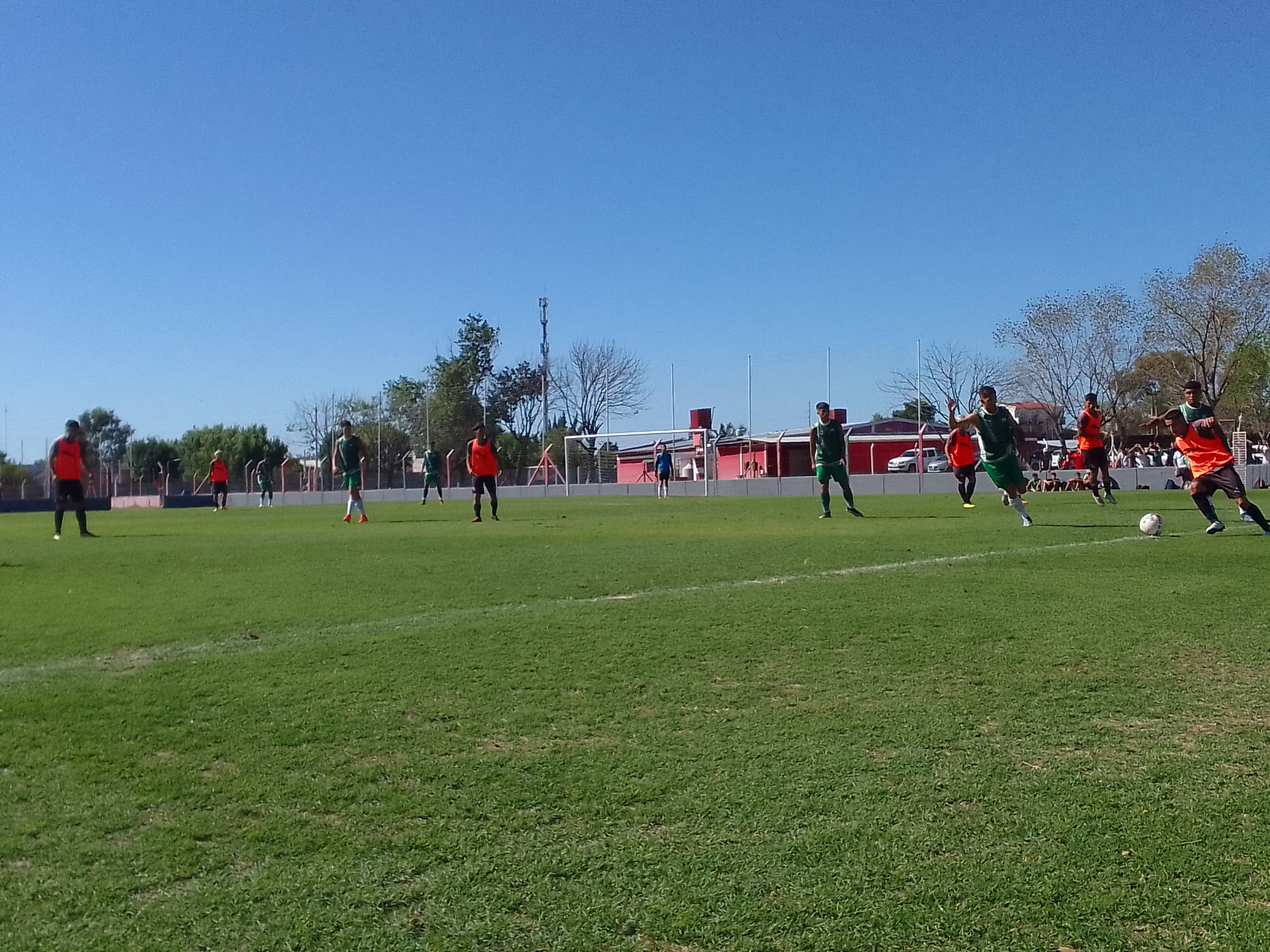 Ferro - FúTBOL: Reserva: Oeste visita a Morón en Pontevedra