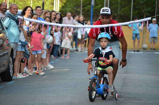 Carrera de cintas infantil en Llano