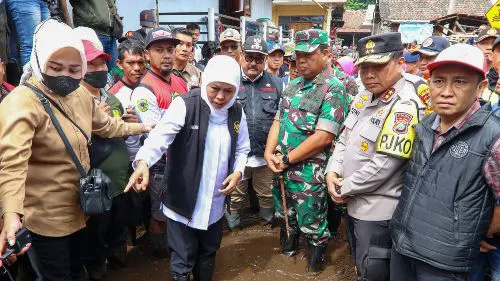 Pangdam V/Brawijaya Bersama Forkopimda Jatim Tinjau Bencana Banjir di Bondowoso