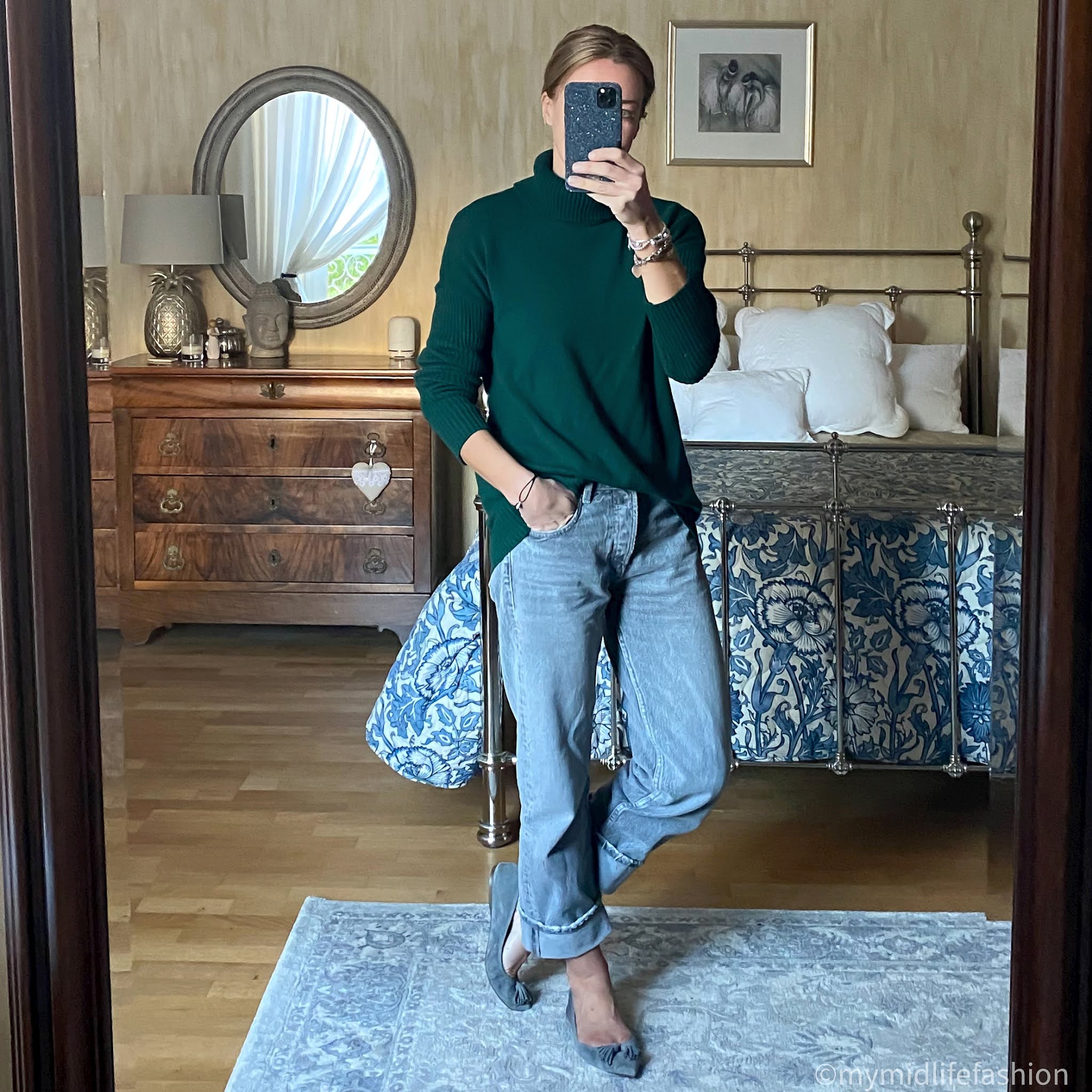 my midlife fashion, baukjen roll neck jumper, zballet pumpsara boyfriend jeans, j crew suede pointed flat