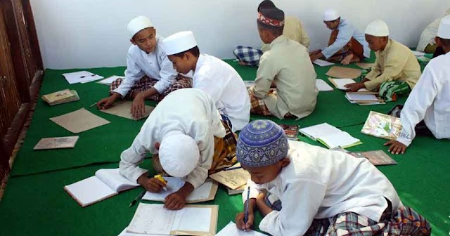 Ternyata Santri, Lebih Baik dari 1100 Rakaat Shalat Setiap Hari