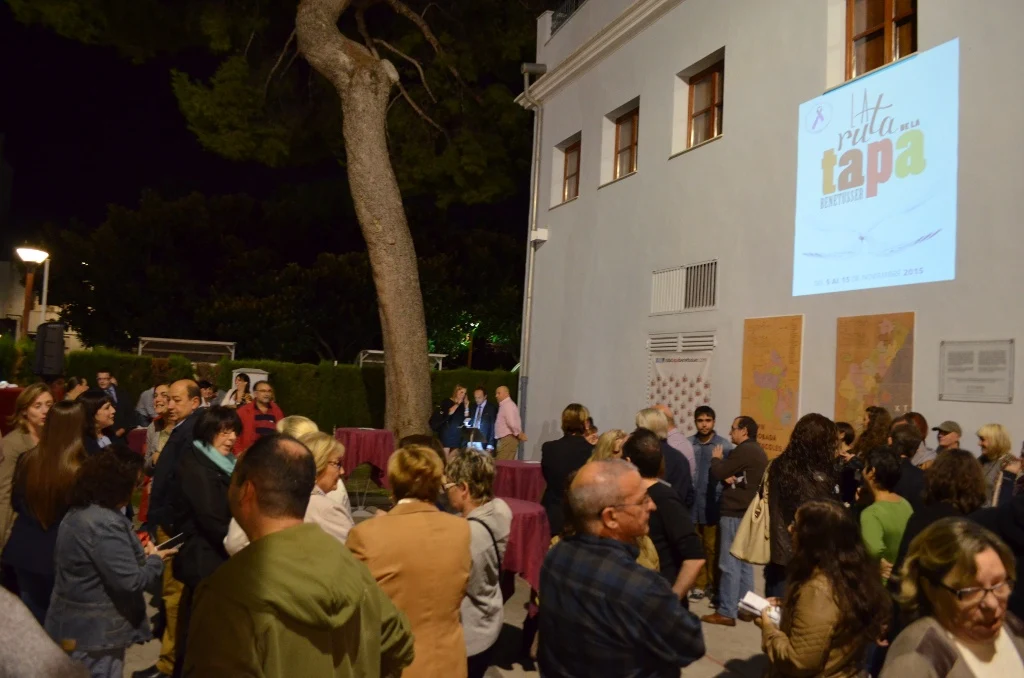 Algunas imágenes de la inauguración de la Ruta de La tapa de Benetússer