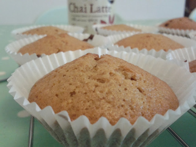Chai Latte 'Drink me Chai' Cupcakes // 76sunflowers