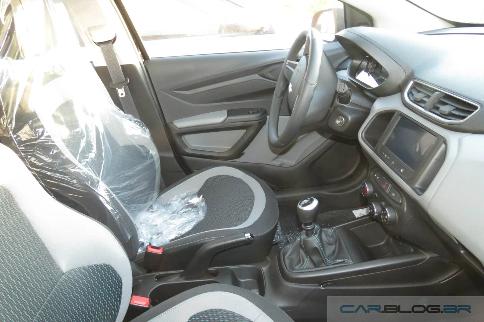 Chevrolet Onix LT 1.0 2015 - interior