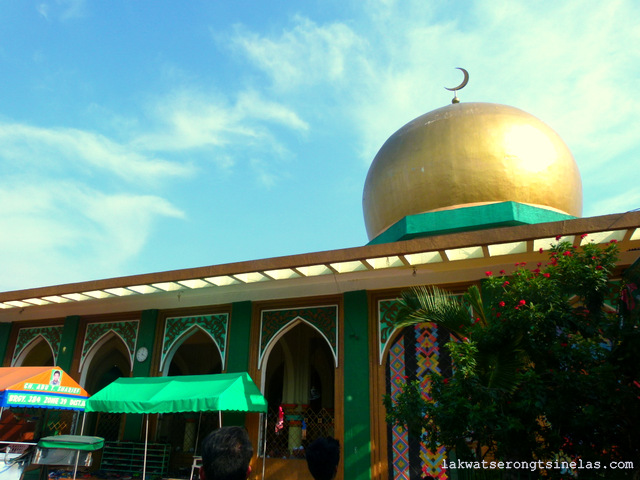 QUIAPO, MANILA: FAITH, FOOD AND TRADE