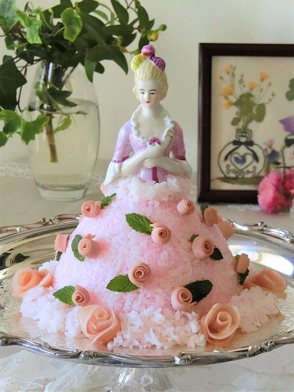 Bon Bon Art Cooking エレガントでお洒落 お人形のお寿司ケーキ 工程写真付きレシピ ドールケーキ ドールフラワー