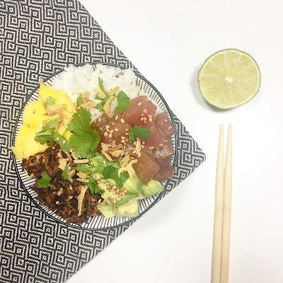 Poke bowl avocat, mangue et thon 