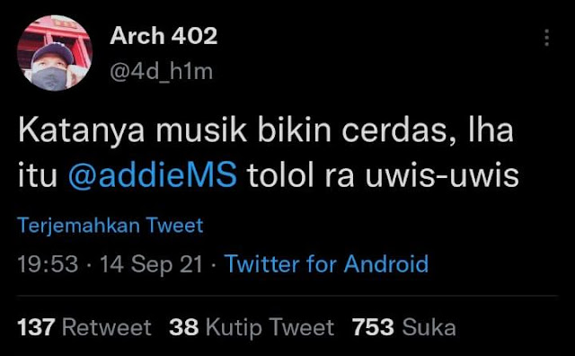 Addie MS turut nyinyir video viral santri tahfidz Quran yang menutup telinga saat terdeng Tampolan Netizen: Katanya musik bikin cerdas, lha itu Addie MS tolol ra uwis-uwis