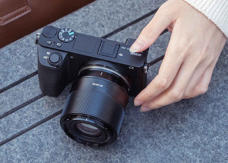 Фотокамера Sony A6500 с объективом TTArtisan AF 56mm f/1.8