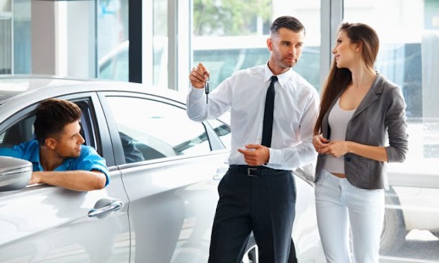Should Your Small Business Buy or Lease a Car?